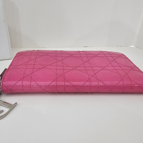 Dior Cannage Patent Zip Around Wallet - Picture 4 of 10